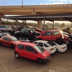 Hierros y Metales Ortega S.L. coches abandonados en el desguace